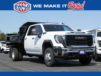 New 2025 GMC Sierra 3500 Pro w/ Convenience Package