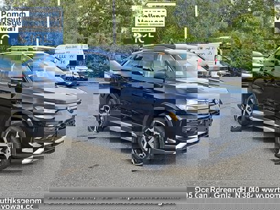 New 2025 Volkswagen Tiguan SE