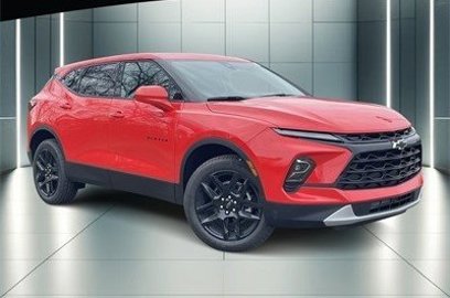 New 2025 Chevrolet Blazer LT w/ LPO, Black Grille Bar Package