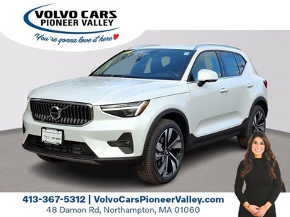 New 2025 Volvo XC40 B5 Plus w/ Protection Package Premier