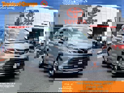 Certified 2021 Toyota Sienna Limited