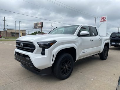 New 2025 Toyota Tacoma SR5