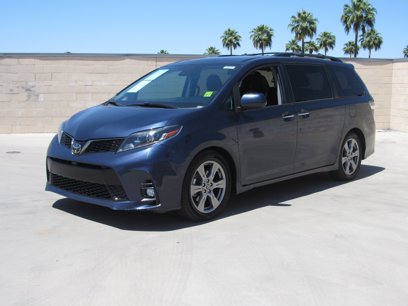 Used 2018 Toyota Sienna SE