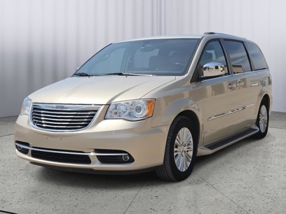 Used 2014 Chrysler Town & Country Limited w/ Luxury Group