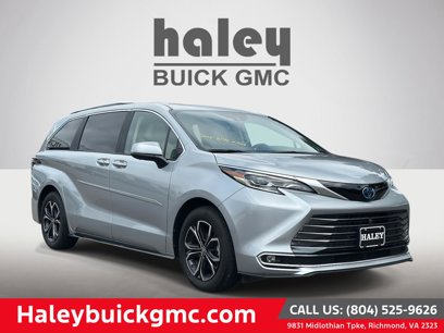 Used 2025 Toyota Sienna Platinum