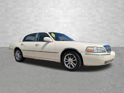 Used 2007 Lincoln Town Car Signature Limited