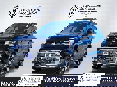 New 2025 Volkswagen Taos SE