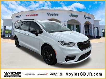 New 2024 Chrysler Pacifica Premium