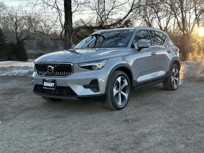 New 2025 Volvo XC40 B5 Core w/ Protection Package Premier