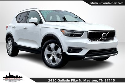 Used 2022 Volvo XC40 T5 Momentum