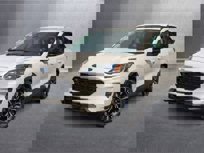 Used 2021 Ford Escape SE w/ SE Sport Appearance Package