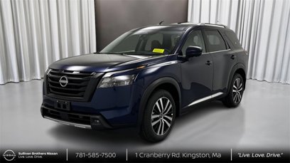 New 2025 Nissan Pathfinder Platinum w/ Black Appearance Package