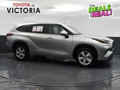 Used 2023 Toyota Highlander LE
