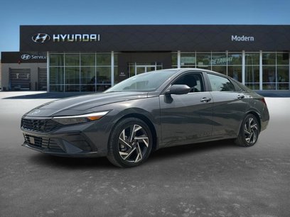 New 2025 Hyundai Elantra SEL