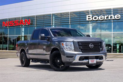 Used 2024 Nissan Titan SV w/ SV Convenience Package