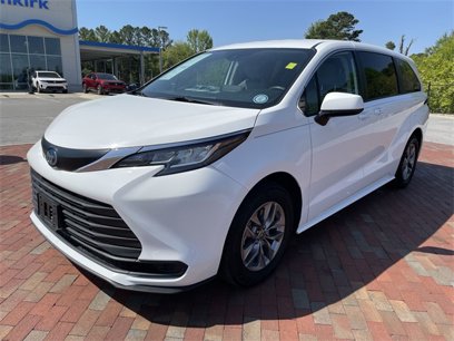 Used 2023 Toyota Sienna LE