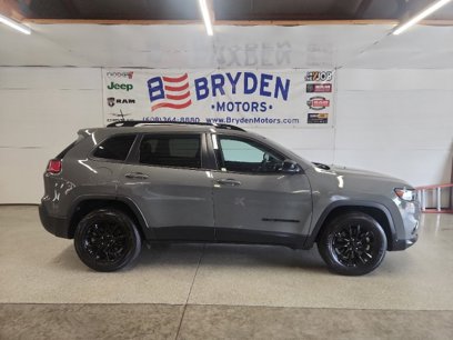 Used 2023 Jeep Cherokee Altitude Lux