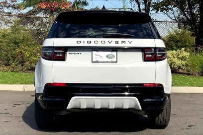 New 2025 Land Rover Discovery Sport Dynamic SE