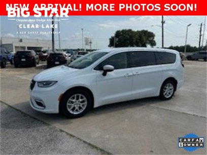 Used 2023 Chrysler Pacifica Touring-L