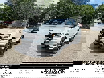 Used 2021 Volvo XC40 T5 R-Design