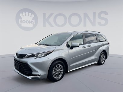Used 2023 Toyota Sienna XLE