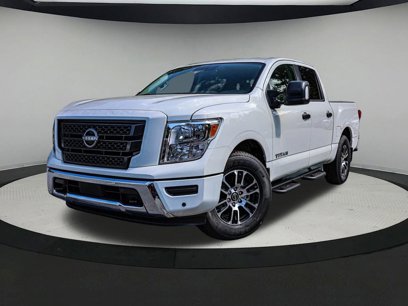 New 2024 Nissan Titan SV w/ SV Convenience Package