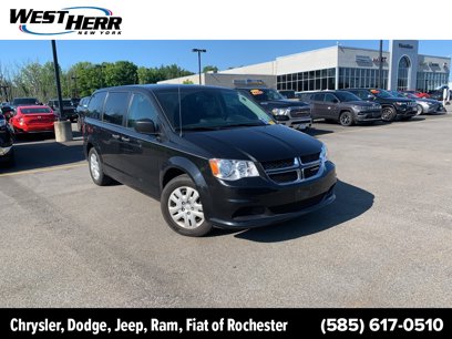 Used 2019 Dodge Grand Caravan SE w/ UConnect Hands-Free Group