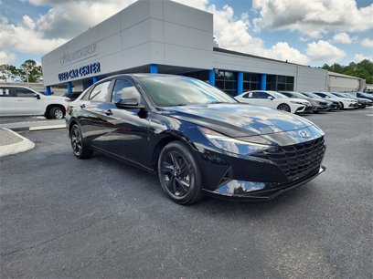 Certified 2023 Hyundai Elantra SEL w/ Cargo Package