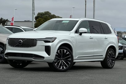 New 2025 Volvo XC90 T8 Plus w/ Protection Package Premier