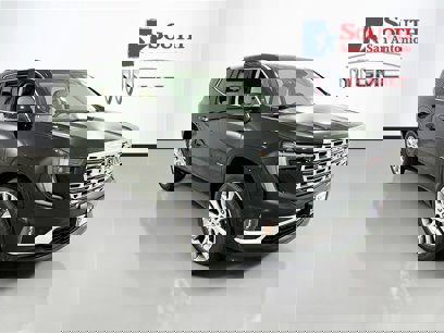 New 2025 GMC Acadia Denali
