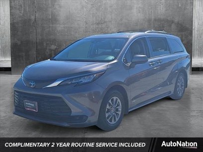 Certified 2021 Toyota Sienna LE w/ LE Plus Package