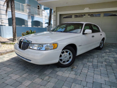 Used 1998 Lincoln Town Car Signature
