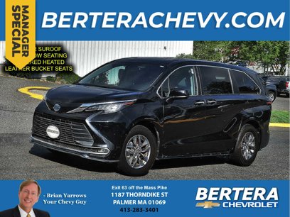 Used 2022 Toyota Sienna XLE