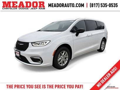 New 2025 Chrysler Pacifica Select