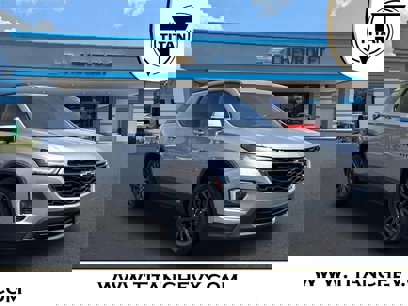 Used 2023 Chevrolet Traverse RS