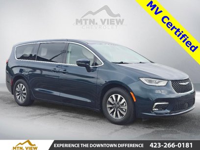 Used 2022 Chrysler Pacifica Touring-L