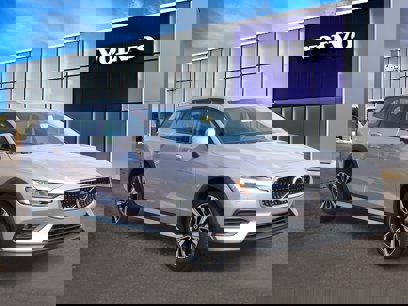 New 2026 Volvo V60 B5 Cross Country Ultra