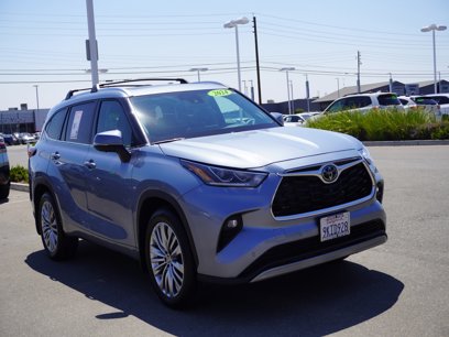 Used 2024 Toyota Highlander Platinum