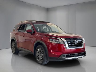 New 2025 Nissan Pathfinder SL w/ SL Premium Package