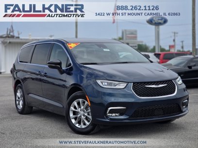 New 2025 Chrysler Pacifica Select