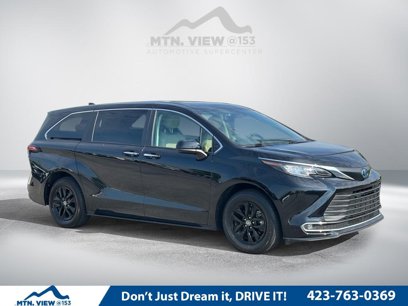 Used 2022 Toyota Sienna XLE