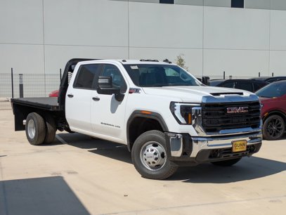 New 2025 GMC Sierra 3500 Pro w/ Convenience Package