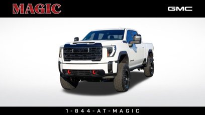 New 2025 GMC Sierra 2500 AT4 w/ Max Trailering Package