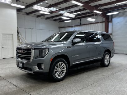 Used 2022 GMC Yukon XL SLT w/ SLT Luxury Package