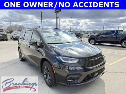 Used 2022 Chrysler Pacifica Touring