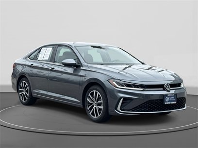 Certified 2025 Volkswagen Jetta SE