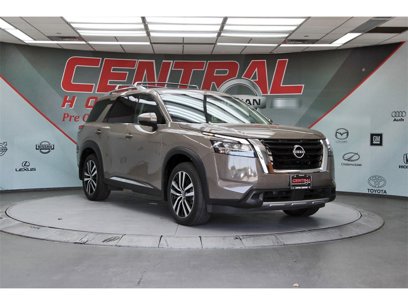 Used 2024 Nissan Pathfinder Platinum