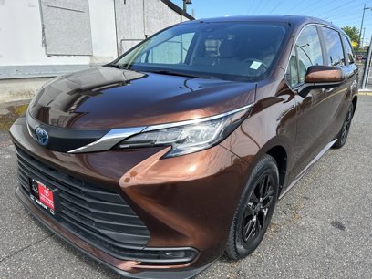 Certified 2023 Toyota Sienna LE