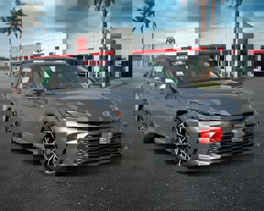 Used 2025 Toyota Camry XLE