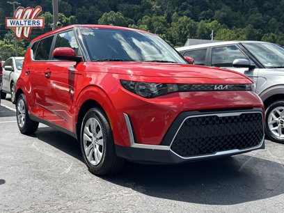 New 2025 Kia Soul LX